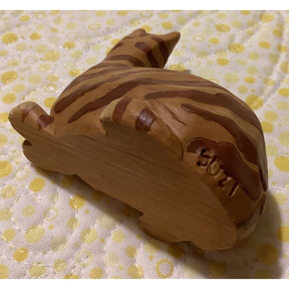 Blossom Bucket Suzi Yellow Tabby Stripped Resign Cat Collectible Figure Cute - Picture 6 of 13